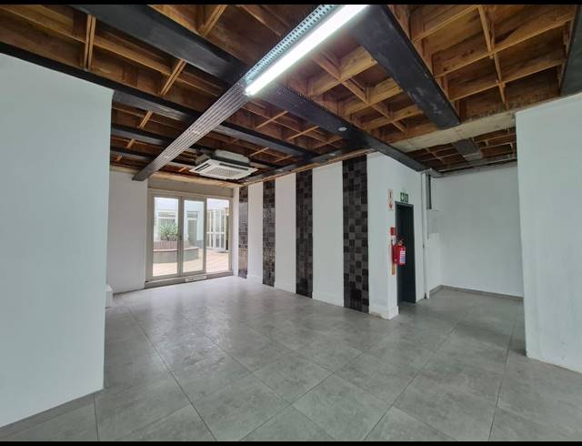 156M² RETAIL TO LET IN CRAIGHALL